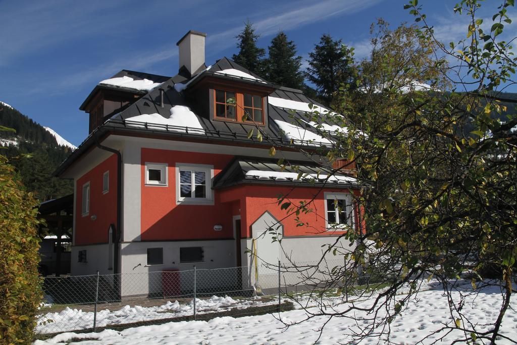 Villa Schnuck - Das Rote Ferienhaus บาดกัสไตน์ ภายนอก รูปภาพ